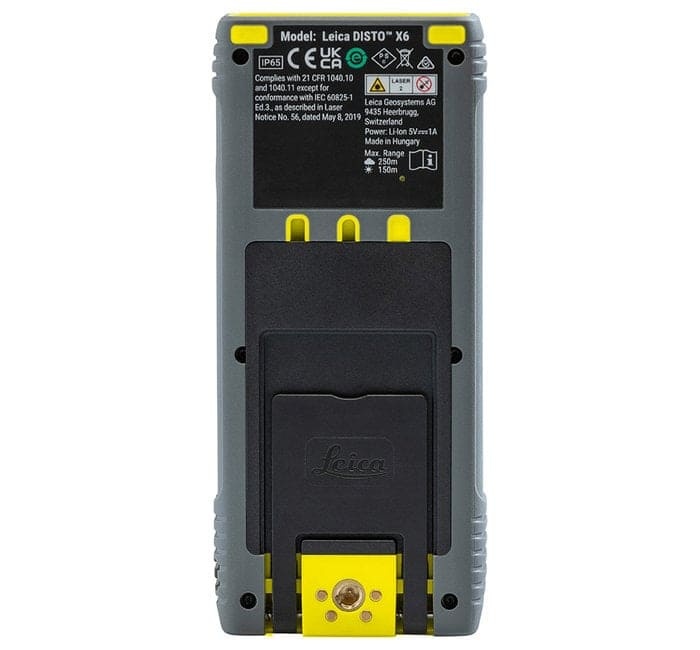 Leica Disto X6 face arriere avec plaque signaletique, compartiment batterie et fixation trepied 1/4 pouce